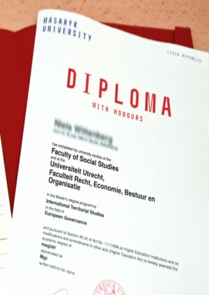 Buy college degree from The Masarykova univerzita